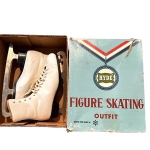 Hyde - Vintage White Figure Skates, Retro Ice Skating Boots Winter Decor Size 8